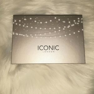 Iconic London Blaze chaser Face palette